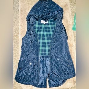 Women’s vest with hood